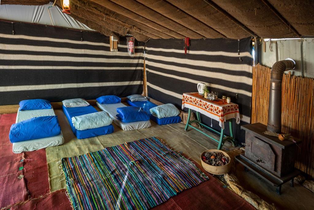 Отель Back To Nature Camping & Huts Mikhmannim Экстерьер фото